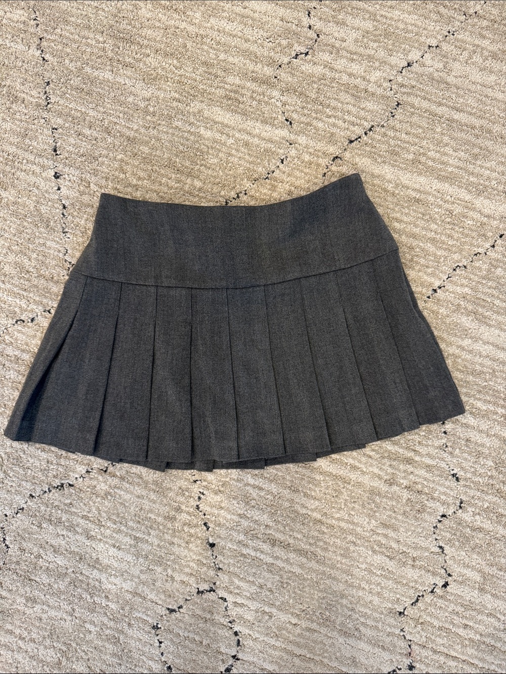 Abercrombie and Fitch grey pleated skirt size S